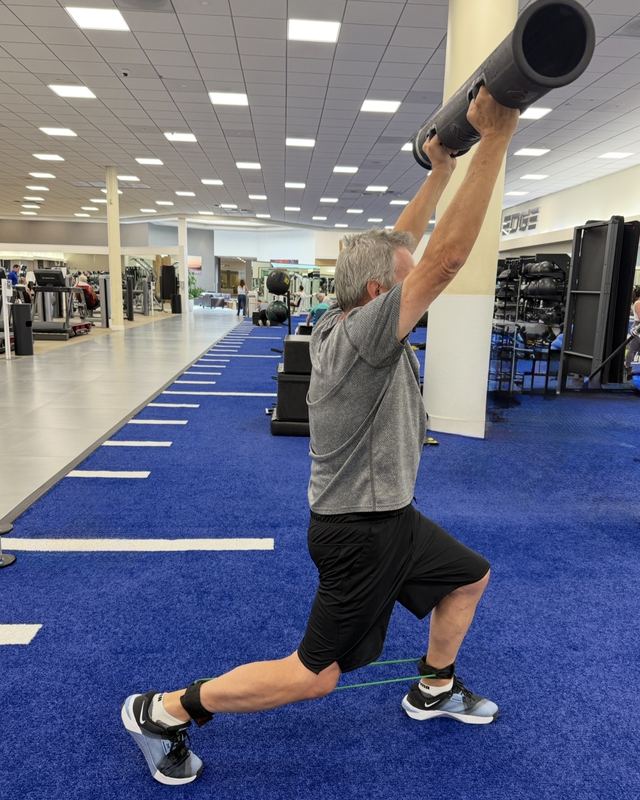 MDC Wellness — Overhead split-squat